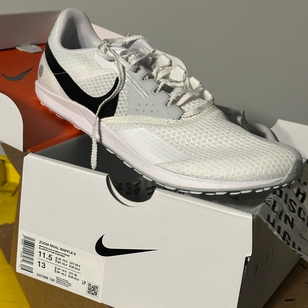 Nike Zoom Rival White and Black Athletic Shoes